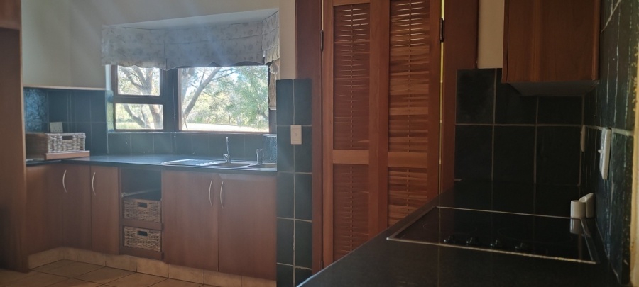 4 Bedroom Property for Sale in WestLake Country Safari Estate North West